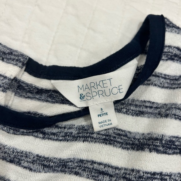 Market & Spruce Navy and White Striped Top size Small - Picture 2 of 2